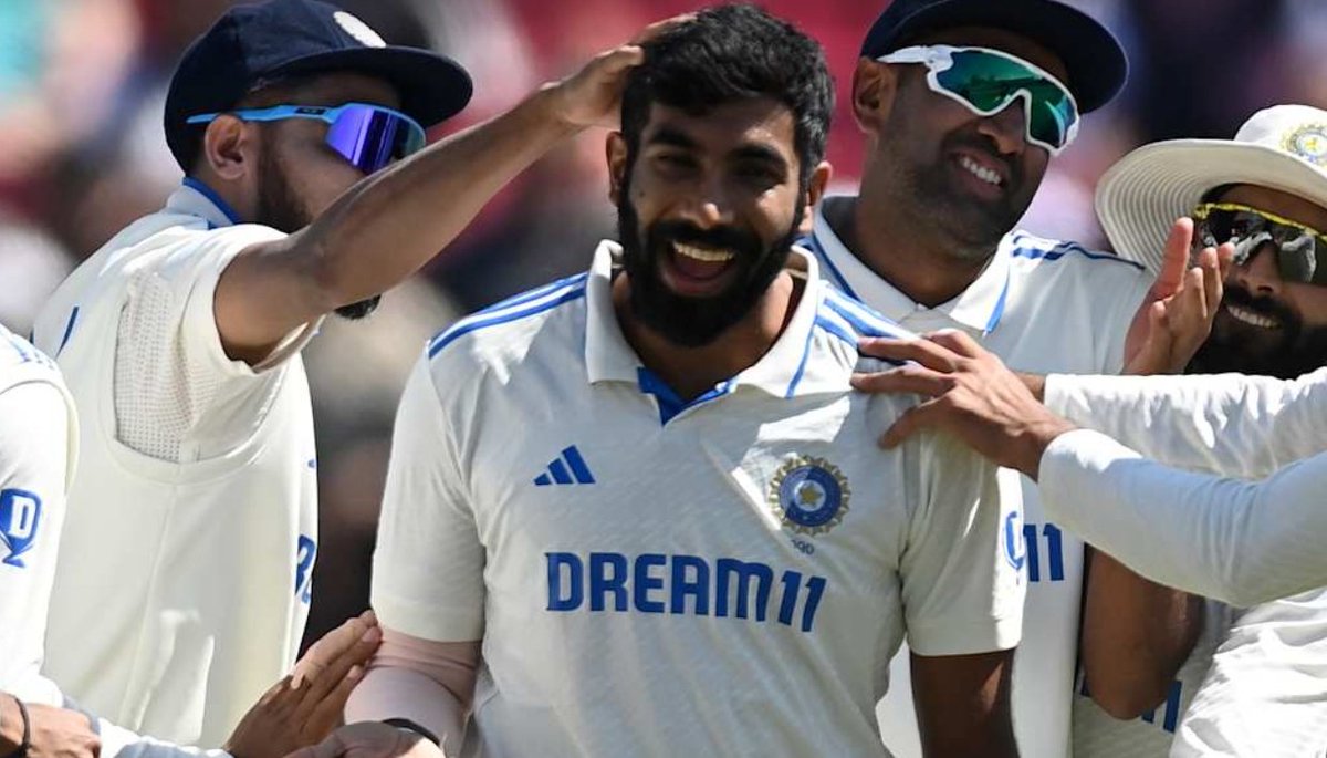 🚨 HISTORY CREATED BY BOOM. 🚨

- Jasprit Bumrah becomes the first Indian pacer in history to win the ICC Test Cricketer Of The Year award. 🤯🇮🇳
