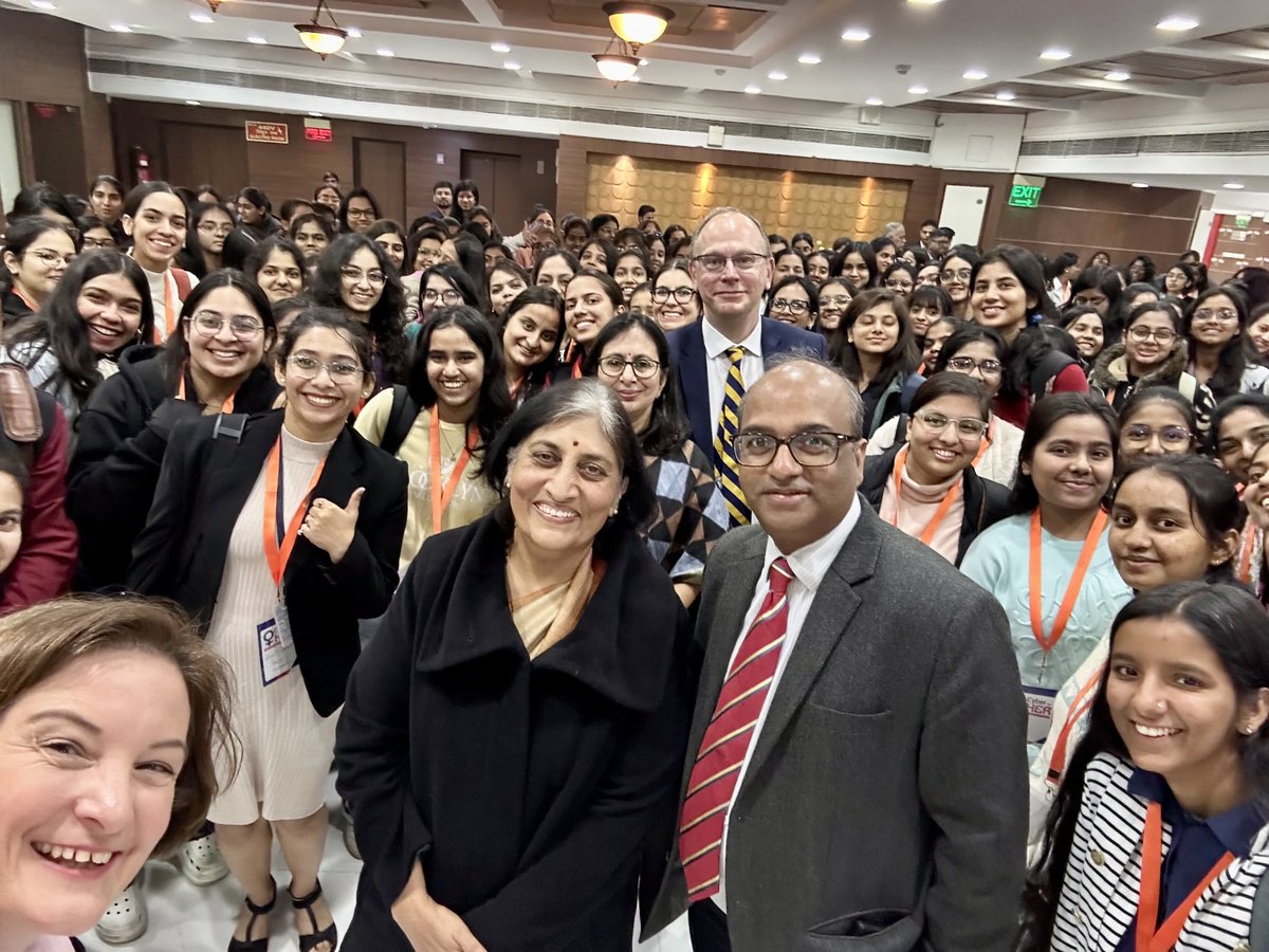 CScottFCDO's tweet photo. Big smiles at start of today’s 🇬🇧🇮🇳 cyber security hackathon. 

Irresistible selfie with 200 young women participants, ⁦@abhish18⁩ &amp;⁦@SundariNanda⁩ 

Good luck to all! 

🇬🇧 &amp; 🇮🇳 together empowering young women in cyber security. 

⁦@UKinIndia⁩ @DSCI_Connect⁩ https://t.co/O8IOv95xOn