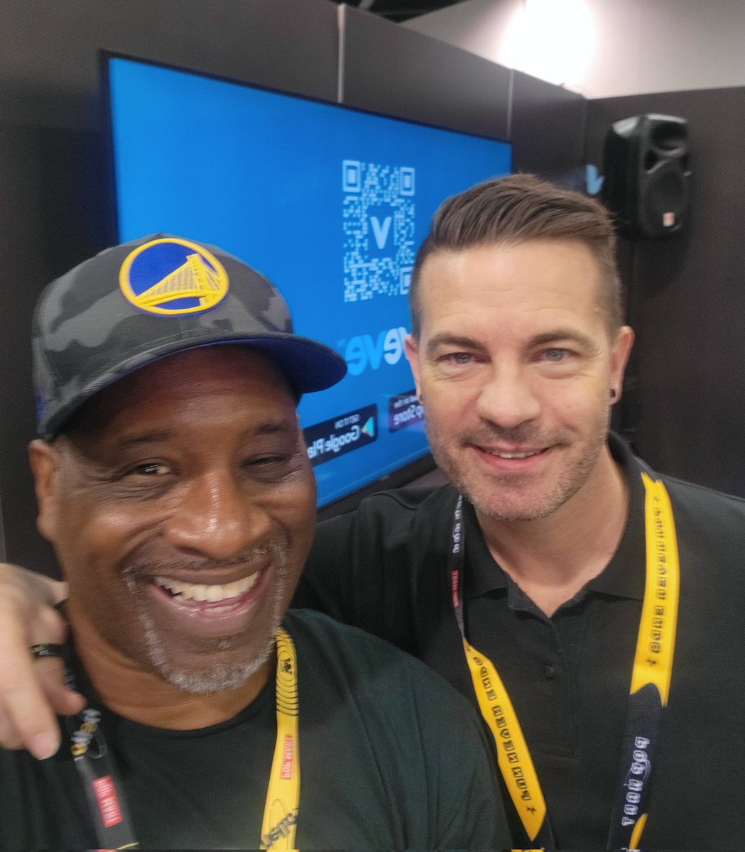 CecLevel's tweet photo. @veve_official I been with Veve for over 4 years.... I attended conventions with Dan! And @DavidYuNZ , over 900 veve NFTs and a Million MCP points, and tons of OMI and I'm ranked a Starter in the MCP program. Somethings wrong. https://t.co/G00q4HpcUz