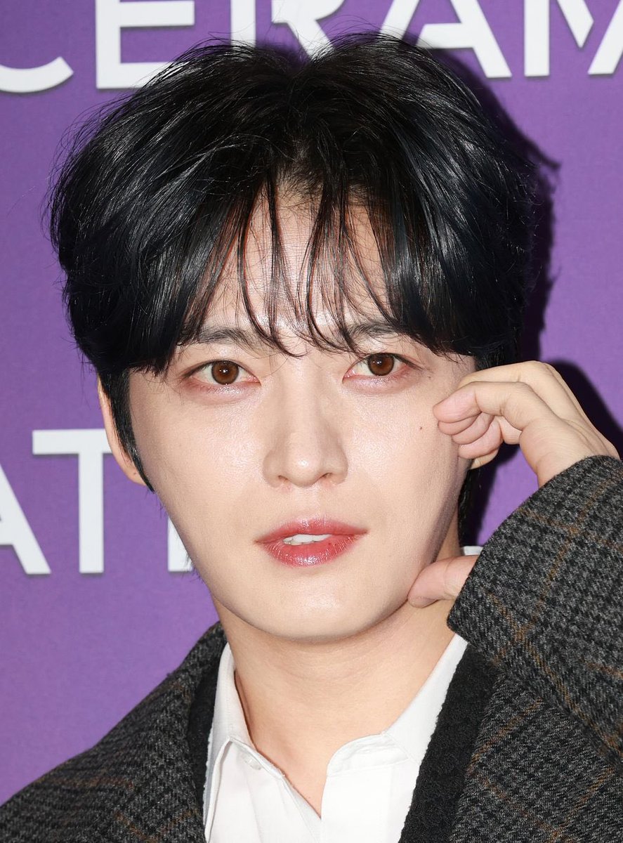 ellejapan's tweet photo. 2月にアニバーサリーイベントで来日！ K-POP第2世代を代表するビジュアル最高峰 #ジェジュン 39回目の誕生日を記念して、神がかったビジュアルをデビューから一挙プレイバック。

▼記事はこちら
https://t.co/n2usYMqPqd

#JAEJOONG #재중 #KIMJAEJOONG #김재중 https://t.co/WJkLsT4Ohm