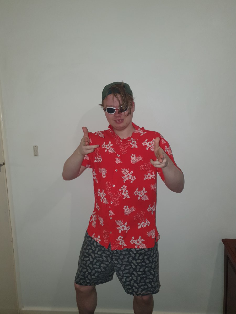 RammyHD's tweet photo. I've now reached my mid twenties but i would never let my twenties be mid https://t.co/xqnLmRfypM
