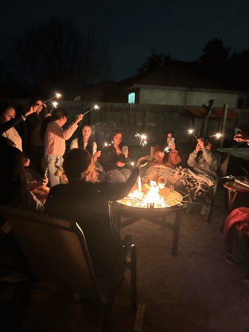 ConnallyGSOC's tweet photo. Team dinner!! Thank you to the Molinas for hosting us! 

#cougarpride 
#teamdinner
@PfISD_AD @PfISDAthletics https://t.co/LBAMp7HUuq