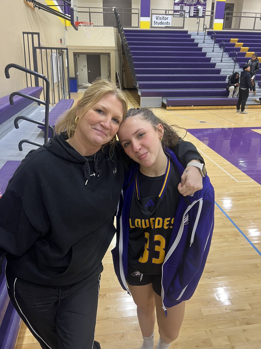 Air Minnesota Basketball (@airminnesota) on Twitter photo Catching a little Monday basketball <a href="/LHSEaglesGBB/">Rochester Lourdes Girls Basketball</a> vs <a href="/AustinGirlsBB/">AHS Girls Basketball</a>
<a href="/allierestovich/">Allison Restovich</a> <a href="/Ajiem_Agwa/">Ajiem</a> <a href="/emma_collins3/">Emma Collins Jech</a> <a href="/DanJech/">Dan Jech</a> Kaylee and Nyabol 💜❤️ Catching a little Monday basketball <a href="/LHSEaglesGBB/">Rochester Lourdes Girls Basketball</a> vs <a href="/AustinGirlsBB/">AHS Girls Basketball</a>
<a href="/allierestovich/">Allison Restovich</a> <a href="/Ajiem_Agwa/">Ajiem</a> <a href="/emma_collins3/">Emma Collins Jech</a> <a href="/DanJech/">Dan Jech</a> Kaylee and Nyabol 💜❤️