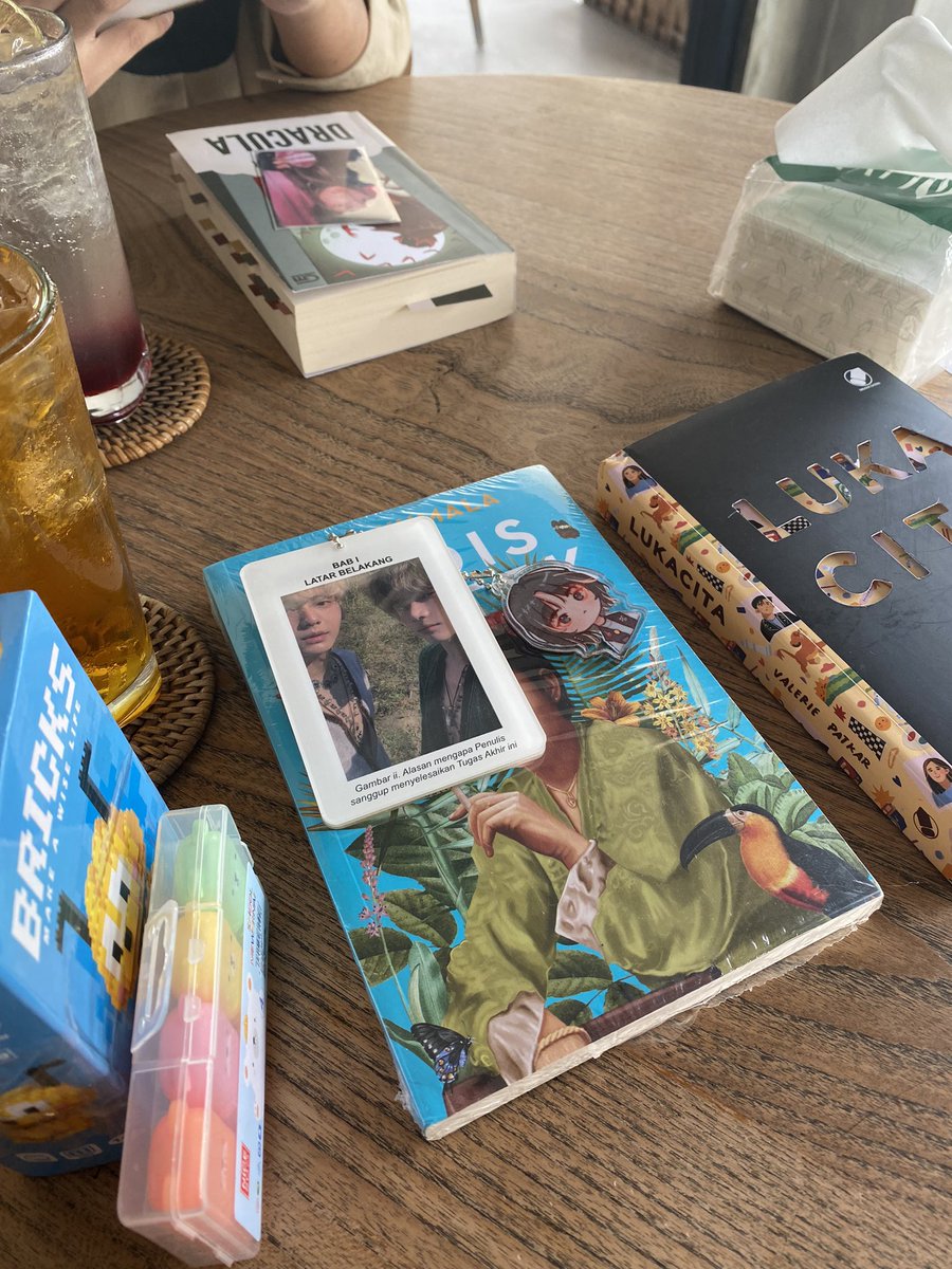 nocteurnzz's tweet photo. Kapan terakhir kali bookdate:((??⭐️📚🍅 https://t.co/DXa0lCk0jE