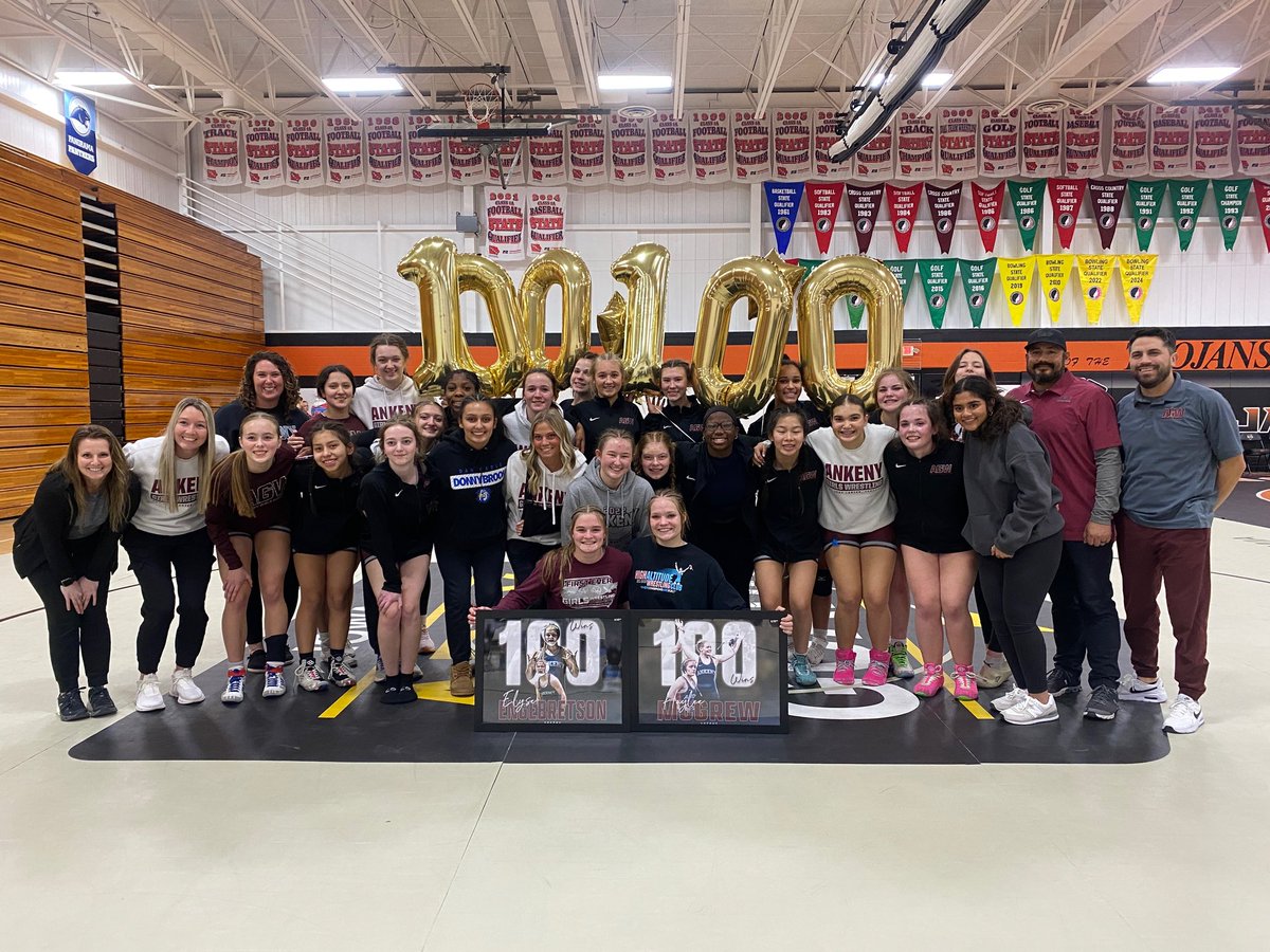 Congrats to Elyse and Haylee for picking up their 100th wins tonight and our JV+ group picked up 3 Varsity wins!