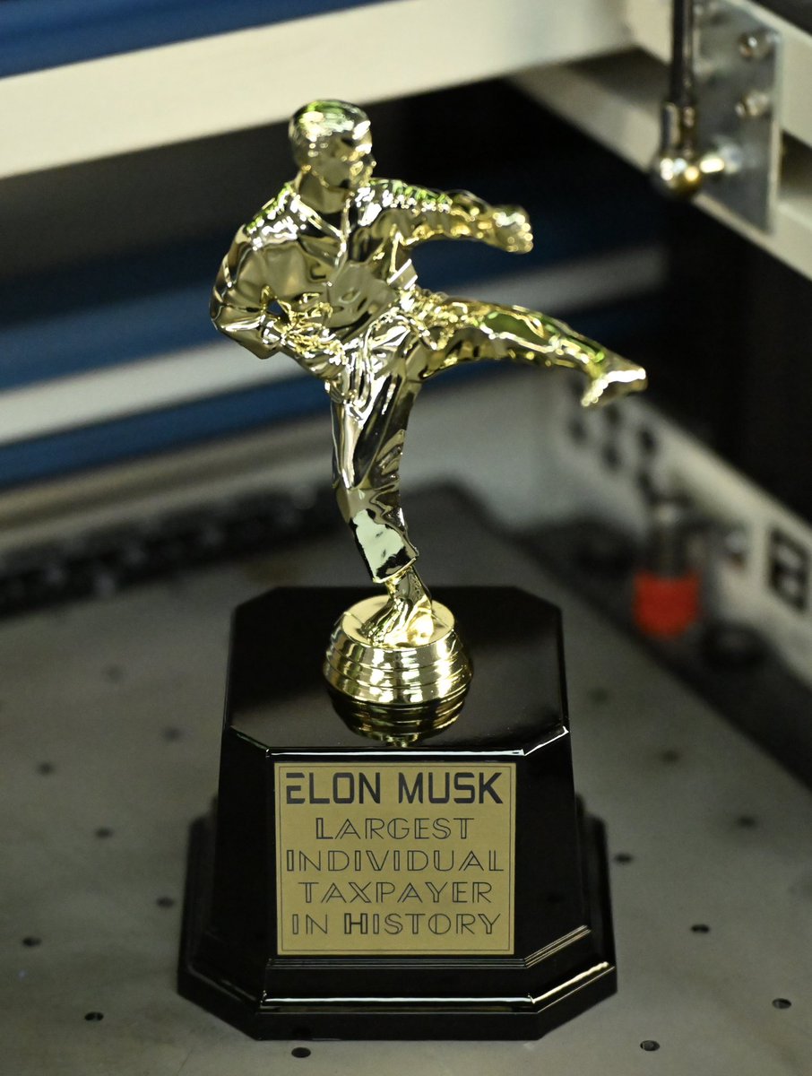 TrophyCzar's tweet photo. @cb_doge Here you go, sir @elonmusk https://t.co/LlvuuZEKvM