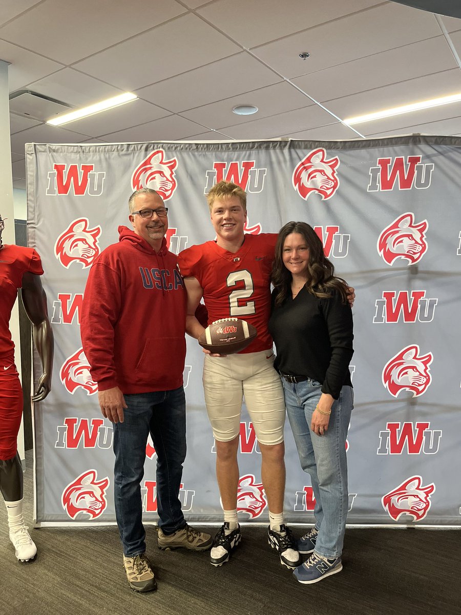 bakerbrock10's tweet photo. After a great official overnight visit, super Blessed to receive an Official Offer to Indiana Wesleyan! @Coach_Rode @CoachBacchusIWU @travispalmer7_ 
@CoachGantz @FBFairmont @Pipeline_Rec https://t.co/rGhOmMA3bh
