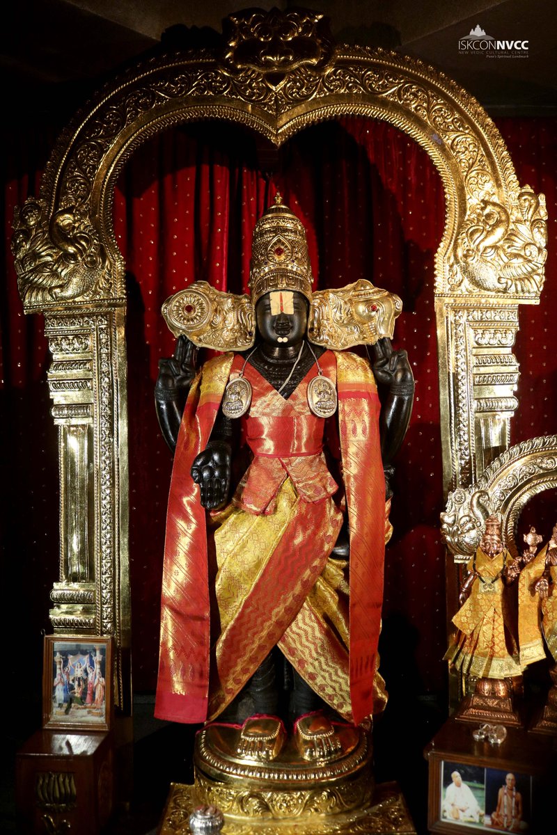ISKCONPune's tweet photo. 🌷Mangal Arati Darshan🌷🗓28/01/2025🙏🚩@ISKCONNVCCPune🚩
.
.
#ISKCONNVCC #ISKCONPune #ISKCONNVCCPune #ISKCON
#kumbhmela2025 #kumbhmela #Prayagraj
#PrayagrajMahakumbh2025 #28thjanuary #28thjanuary2025
#Tuesday #Harinaamsankirtan #Radheshyamdas #Radheradhe
#Sankirtan #Kirtan https://t.co/yYgiMs5klS