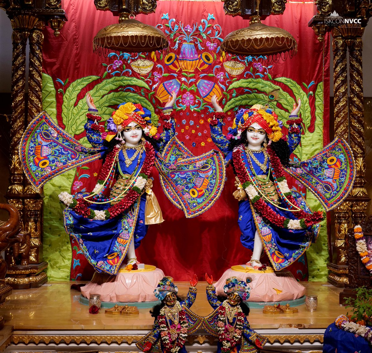 ISKCONPune's tweet photo. 🙏🏽Today's Darshan 📿 🗓28-01-2025🙏
🌷Sri Sri Gaur Nitai🌷
🚩@ISKCONNVCCPune🚩
.
.
#ISKCONNVCC #ISKCONPune #ISKCONNVCCPune #ISKCON
#kumbhmela2025 #kumbhmela #Prayagraj
#PrayagrajMahakumbh2025 #28thjanuary #28thjanuary2025
#Tuesday #Harinaamsankirtan #Radheshyamdas #Radheradhe https://t.co/kQAgQrZQVF