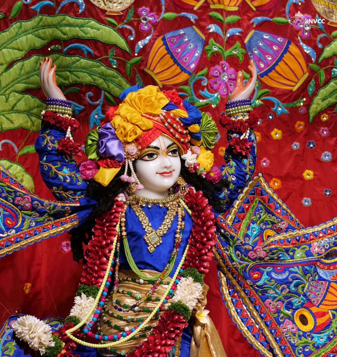 ISKCONPune's tweet photo. 🙏🏽Today's Darshan 📿 🗓28-01-2025🙏
🌷Sri Sri Gaur Nitai🌷
🚩@ISKCONNVCCPune🚩
.
.
#ISKCONNVCC #ISKCONPune #ISKCONNVCCPune #ISKCON
#kumbhmela2025 #kumbhmela #Prayagraj
#PrayagrajMahakumbh2025 #28thjanuary #28thjanuary2025
#Tuesday #Harinaamsankirtan #Radheshyamdas #Radheradhe https://t.co/kQAgQrZQVF