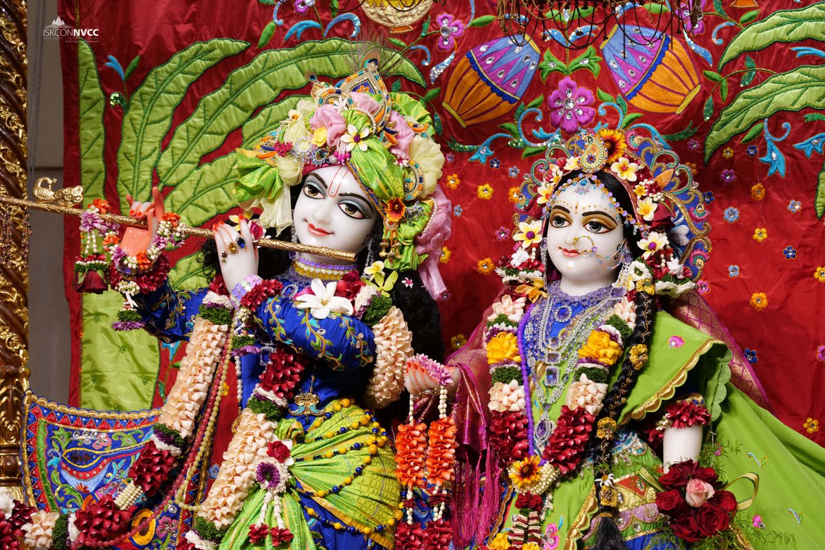 ISKCONPune's tweet photo. 🙏🏽Today's Darshan 📿 🗓28-01-2025🙏
🌷Sri Sri Radhavrindavanchandra🌷
🚩@ISKCONNVCCPune🚩
.
.
#ISKCONNVCC #ISKCONPune #ISKCONNVCCPune #ISKCON
#kumbhmela2025 #kumbhmela #Prayagraj
#PrayagrajMahakumbh2025 #28thjanuary #28thjanuary2025
#Tuesday #Harinaamsankirtan #Radheshyamdas https://t.co/qMz1MfVRYu