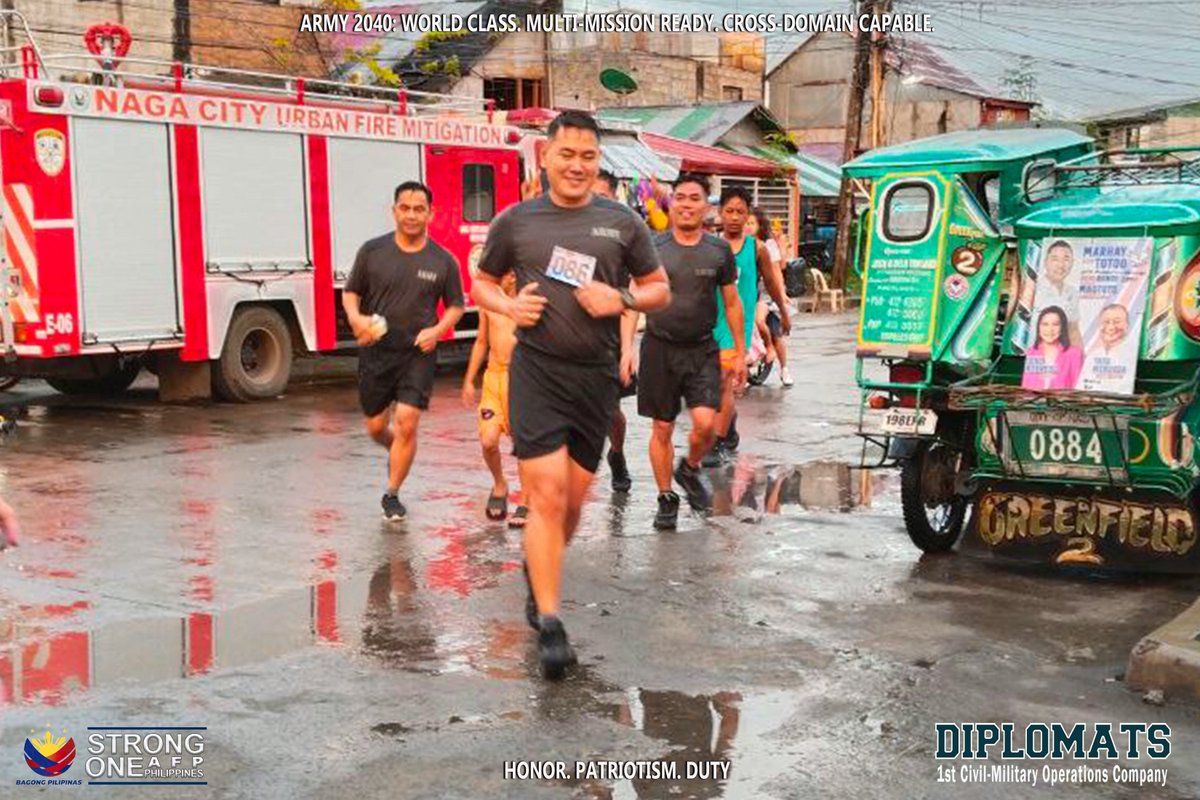 Nine1Diplomats's tweet photo. 1st Civil-Military Operations (DIPLOMATS) Company, 9CMOBn, CMOR, PA nakiisa sa isinagawang  Fun and Color Run Activity na may temang “Dalagan Kontra Droga” sa Brgy. Bagumbayan Sur, Naga City 
#AFPyoucanTRUST
#PhilippineArmy
#StrongUnitedReliable
#KaagapayNgMgaBikolano https://t.co/ctSW2NrgrL
