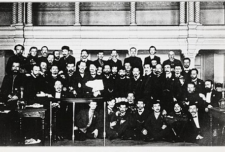 TammiMinoski's tweet photo. #OTD 1905: Czar #NicholasII enacted reforms to improve the conditions of workers after becoming unsettled by the rising violence and protest in #Russia. The changes achieved very few results. https://t.co/2eCPMcUPUzโฆ #RussianRevolution1905 https://t.co/NKdqDtNiMp