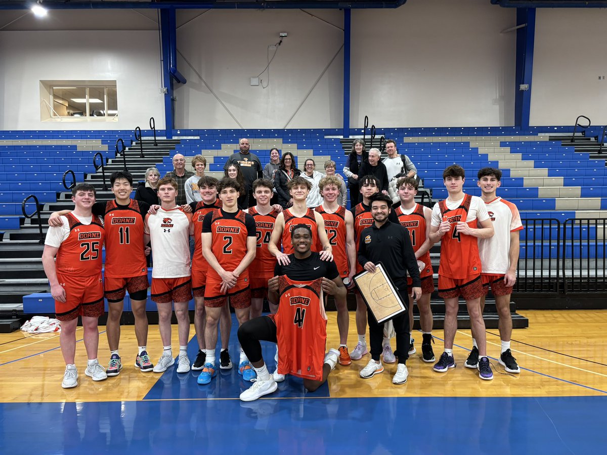 ANOTHER ROAD DUB!!!!!

Doane JV - 96
Peru State JV - 91

Great win over a really good team!!!Thanks for coming out Doane Fans! 🧡

#Believe