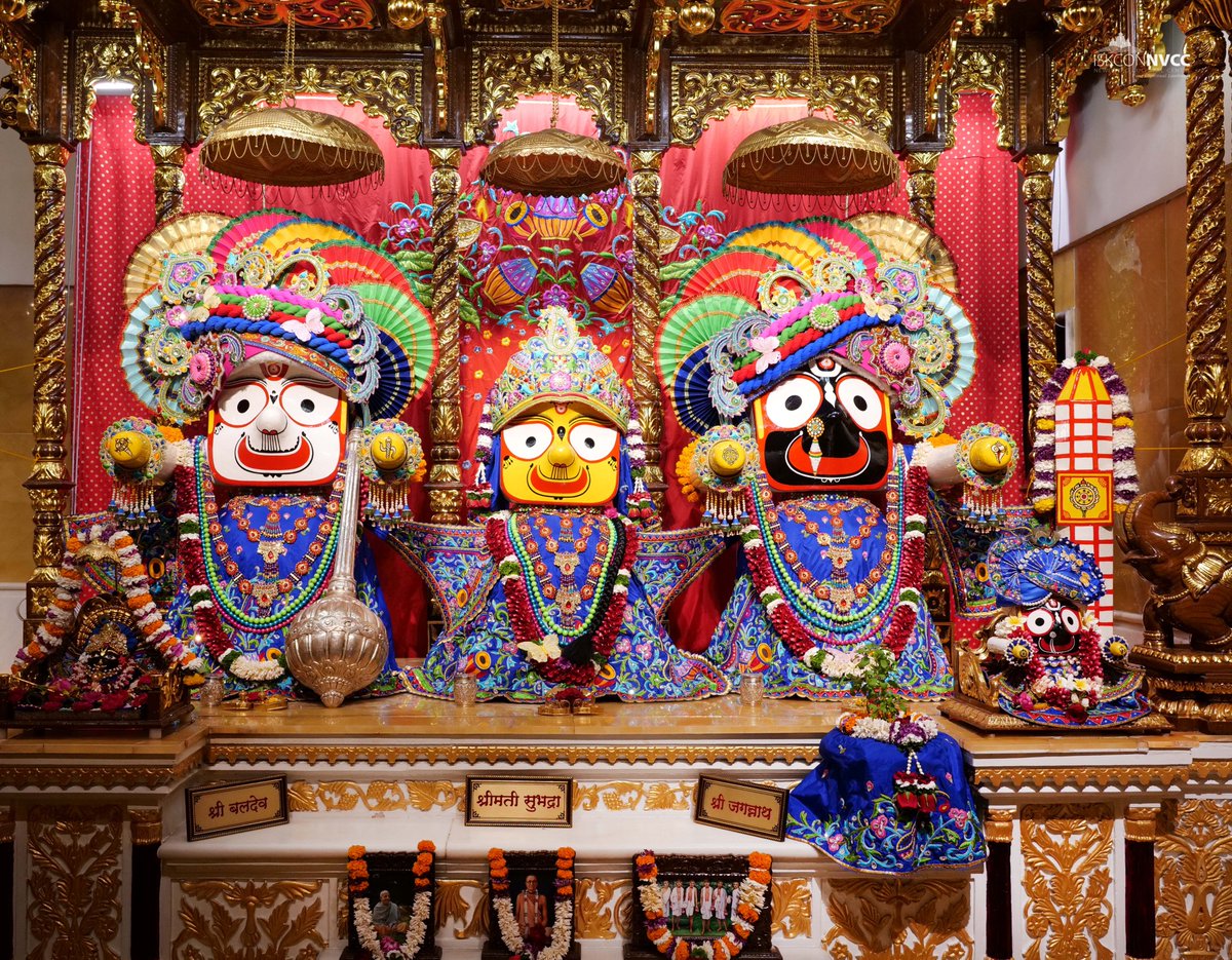 ISKCONPune's tweet photo. 🙏🏽Today's Darshan 📿 🗓28-01-2025🙏
🌷Sri Sri Jagannath Baldev Subhadra🌷
🚩@ISKCONNVCCPune🚩
.
.
#ISKCONNVCC #ISKCONPune #ISKCONNVCCPune #ISKCON
#kumbhmela2025 #kumbhmela #Prayagraj
#PrayagrajMahakumbh2025 #28thjanuary #28thjanuary2025
#Tuesday #Harinaamsankirtan #Radheshyamdas https://t.co/tGOnMAl3RH