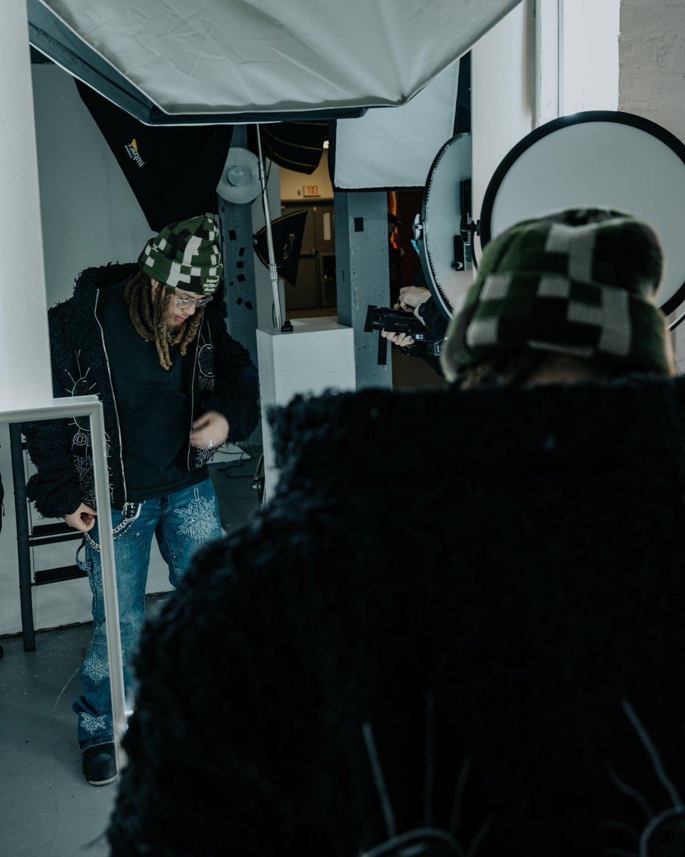 B.B TONY tweet media