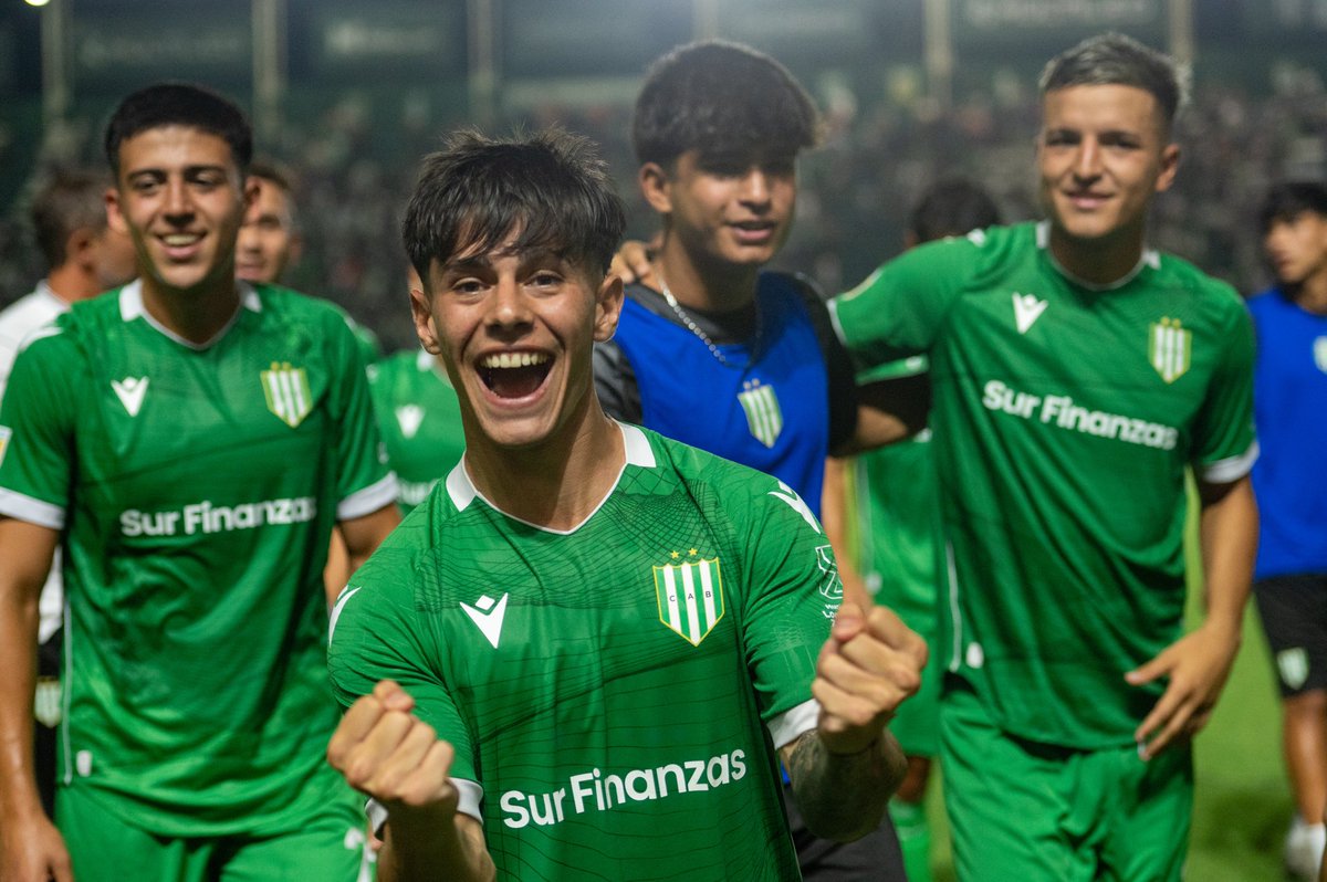 Disfrutemos ésto... demasiada mierda comimos...seamos vivos...
NO NOMBREMOS MAS AL PASADO.

ARRIBA EL TALADRO ETERNO...
HERMOSA NOCHE... QUE SE REPITAN 🇳🇬