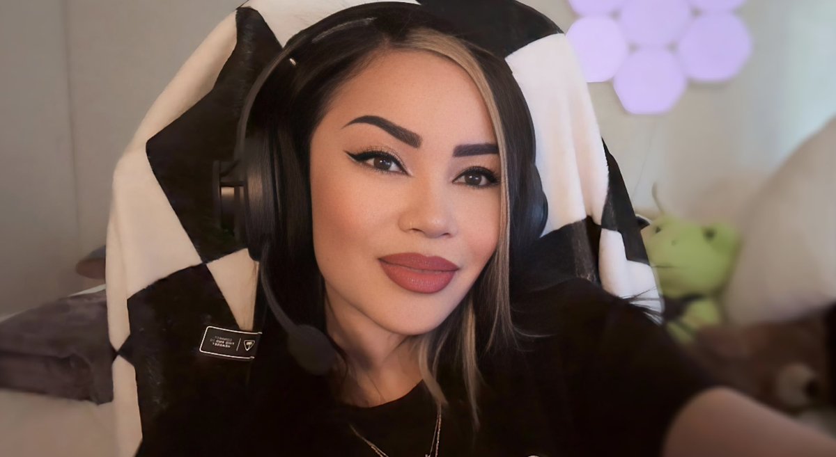 The most lightest &amp; most comfortable headset ever owned. If you need a new headset, keyboard or mouse. 10% off at checkout with my code “SHORTIIE” 💜💚🧡 Appreciate <a href="/TurtleBeach/">Turtle Beach</a> like always 
🌸 Products Shown in Pictures
- Atlas Air Headset
#ad #TwitchPartner #ubisoftpartner