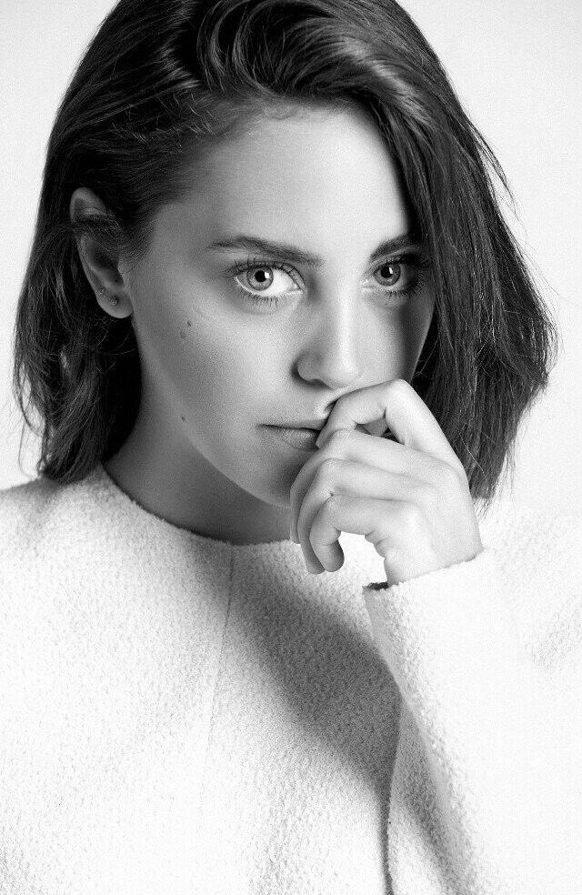 nanakhaaled's tweet photo. waiting for you ♥️⏳ https://t.co/zoIxYG60tL
