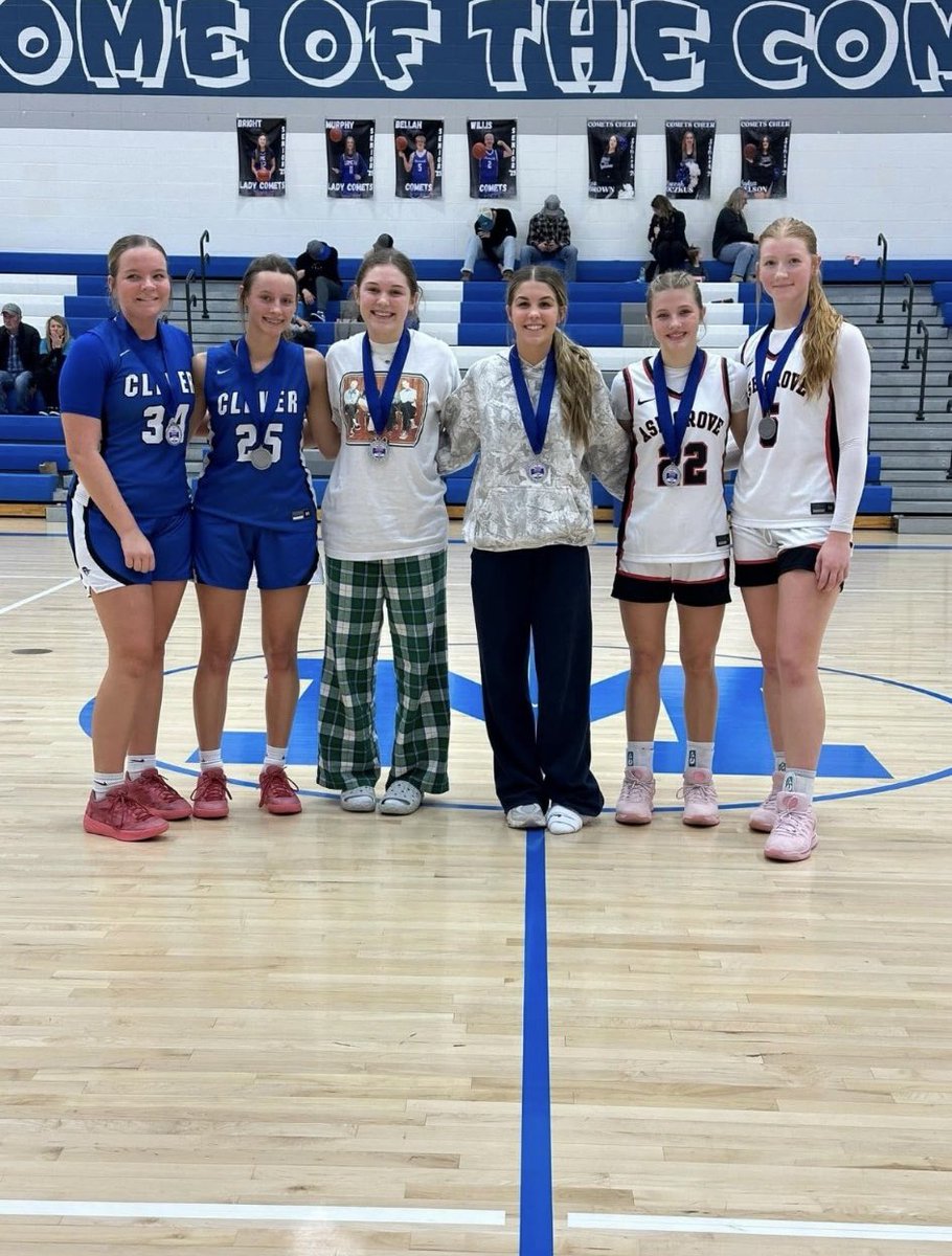 i had a great time competing at the marionville tournament this weekend! we had a tough loss in the championship, but grateful to bring home second place! 
 i was also very thankful to be selected onto the all tournament team! 
❤️🖤🏴‍☠️❤️🖤
i love my teammates‼️