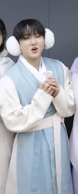 binnieseo1199's tweet photo. Changbin (Happy Korean New Year's)🐷🐰📸
#changbin #straykids #skz #stay #seochangbin #창빈 #straykidschangbin #skzchangbin #서창빈 #darkrapper #dwaekki https://t.co/34Dq5rJnqj