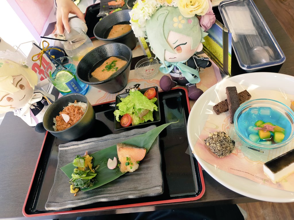 「アニカフェ来たわよ〜 」|益子なみ🥞のイラスト