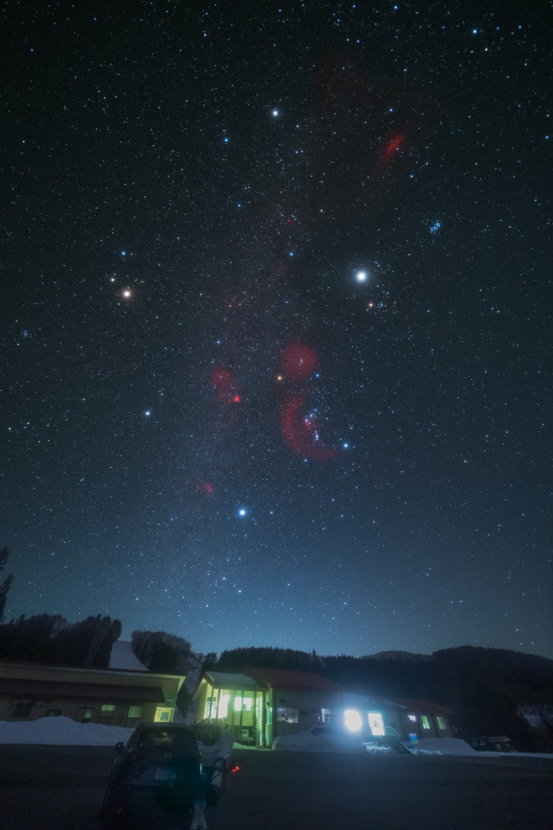 のぼる冬のダイヤモンド。

6つの一等星をつなぐダイヤモンドに今年は木星火星も加わってゴージャスな眺めになってます。
さらにナローバンドで赤い星雲を加えて賑やかすぎる冬の星空になりました🤩

@秋田県大仙市
