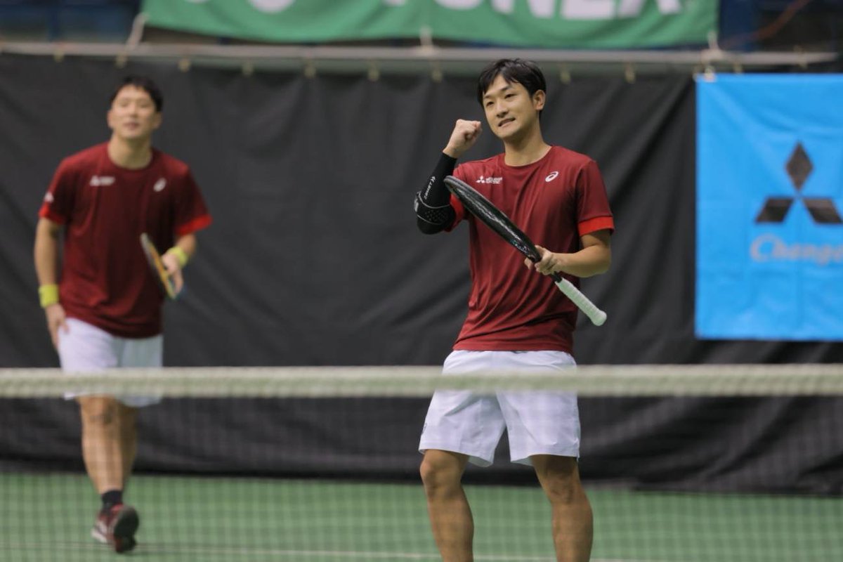 Sports__ME's tweet photo. #テニス日本リーグ 2ndステージ🎾
数々の熱戦が繰り広げられた中、 #三菱電機 テニス日本リーグチーム #ファルコンズ (@METennisFalcons) が、8戦全勝で見事決勝トーナメント進出を決めました❗️🎉
決戦は2/14(金)～2/16(日)東京体育館🔥
２連覇をかけた熱い戦いは必見です‼️📣 https://t.co/FihycW7tfr