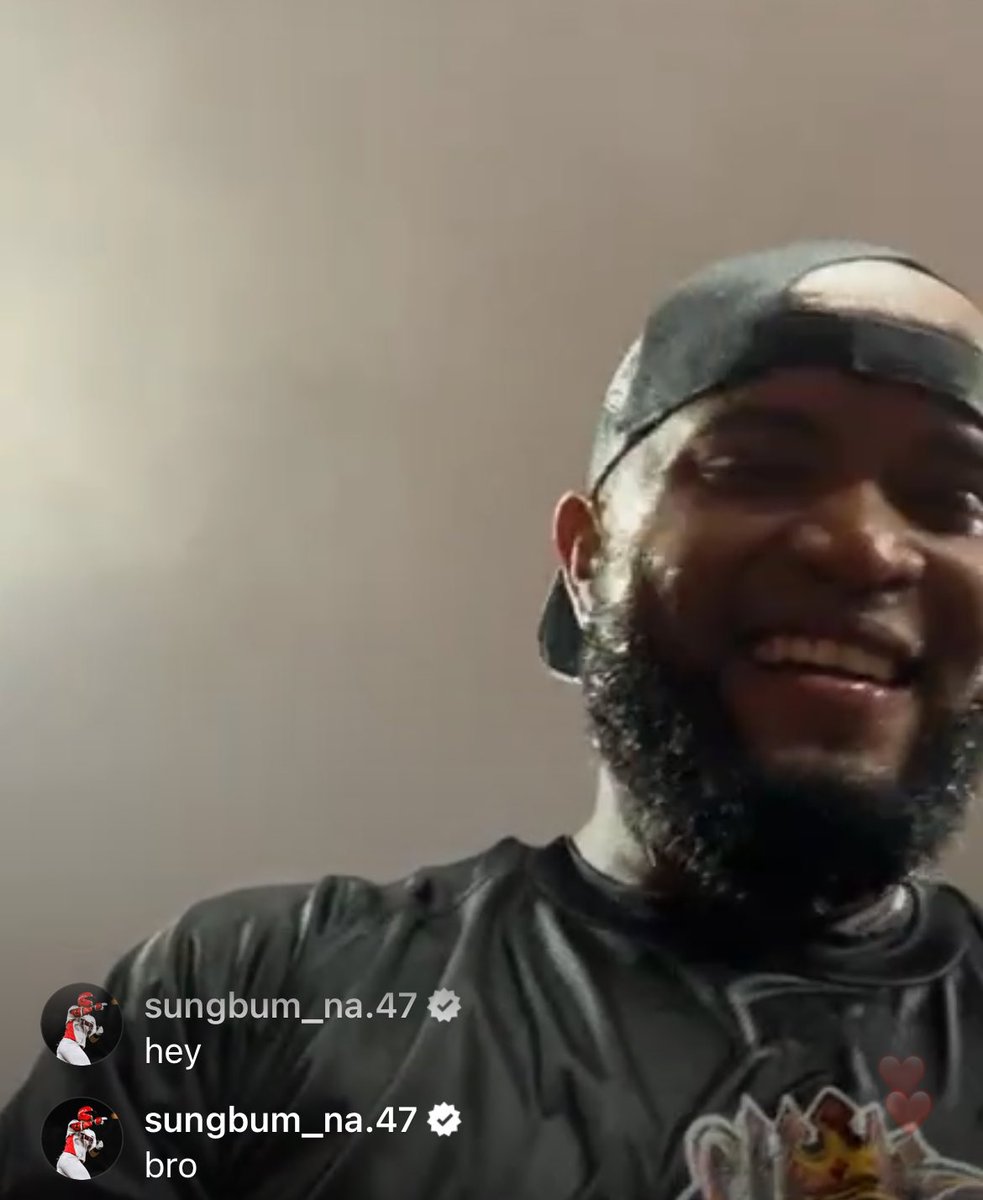 테스 윈터리그 우승했나봐...🥹🏆🏆
우승기운 그대로 가져갔나봄...
마무리 수비했대...
그리고 라방에 역시나 등장한 나캡