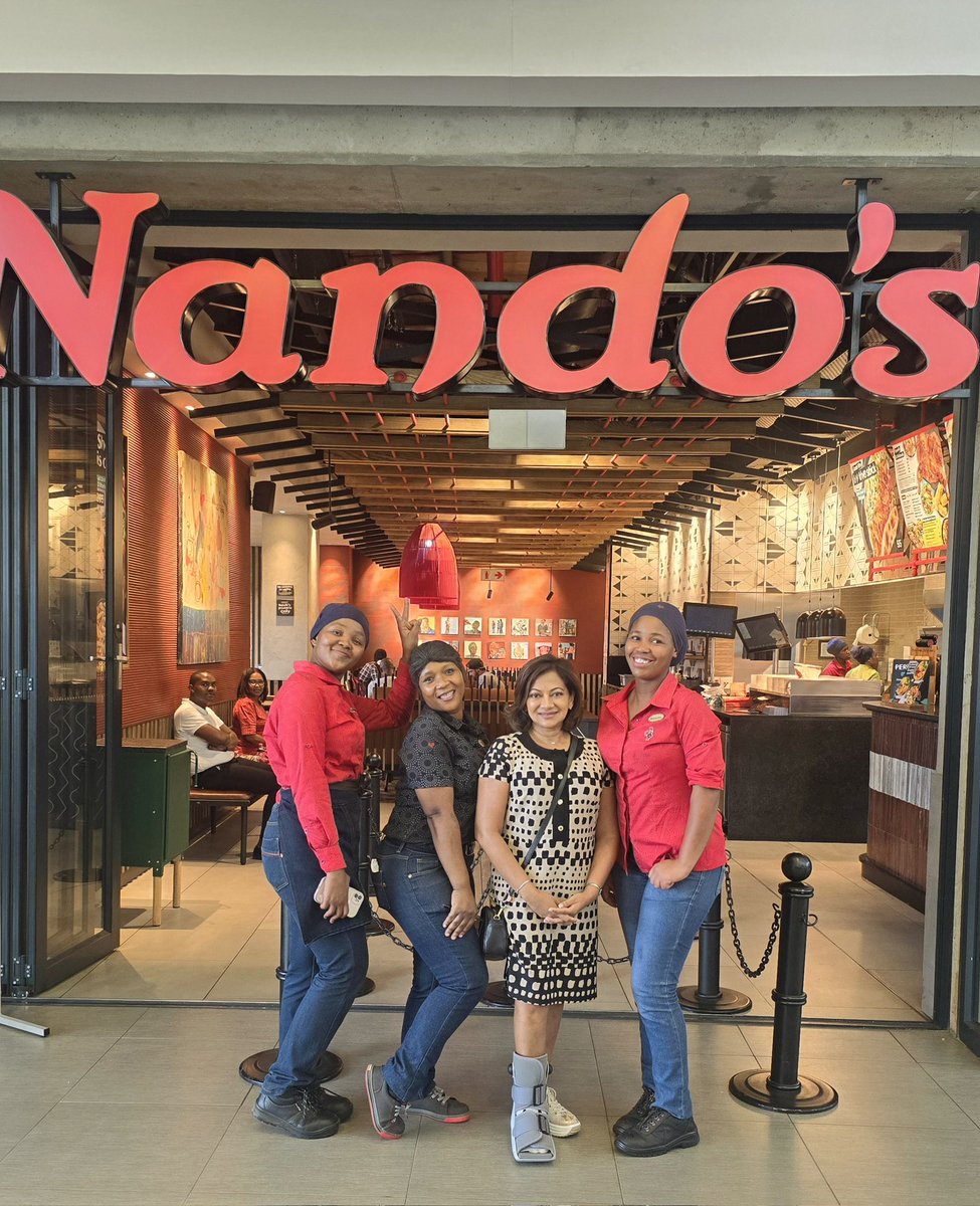 Devi_HQ's tweet photo. #BehindTheScenes
#TheDeviShow
Lunch is very on-the-go for #TheDeviTeam - we aren't fussy but
here we are at @NandosSA #Heidelberg
#ThisIsNotAPaidAd
#NoSuchThingAsAFreeLunch
(... but the wings are my favourite. #ExtraHot #Obvious)
What's your fave #sit-down or #takeout? https://t.co/yAxULCfsiz