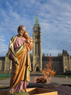 friendsofjoseph's tweet image. #Canada

Are you praying for your homeland? For #CanadianUnity?

Here's a prayer to take to heart

#StJoseph, #PatronOfCanada, guide us
