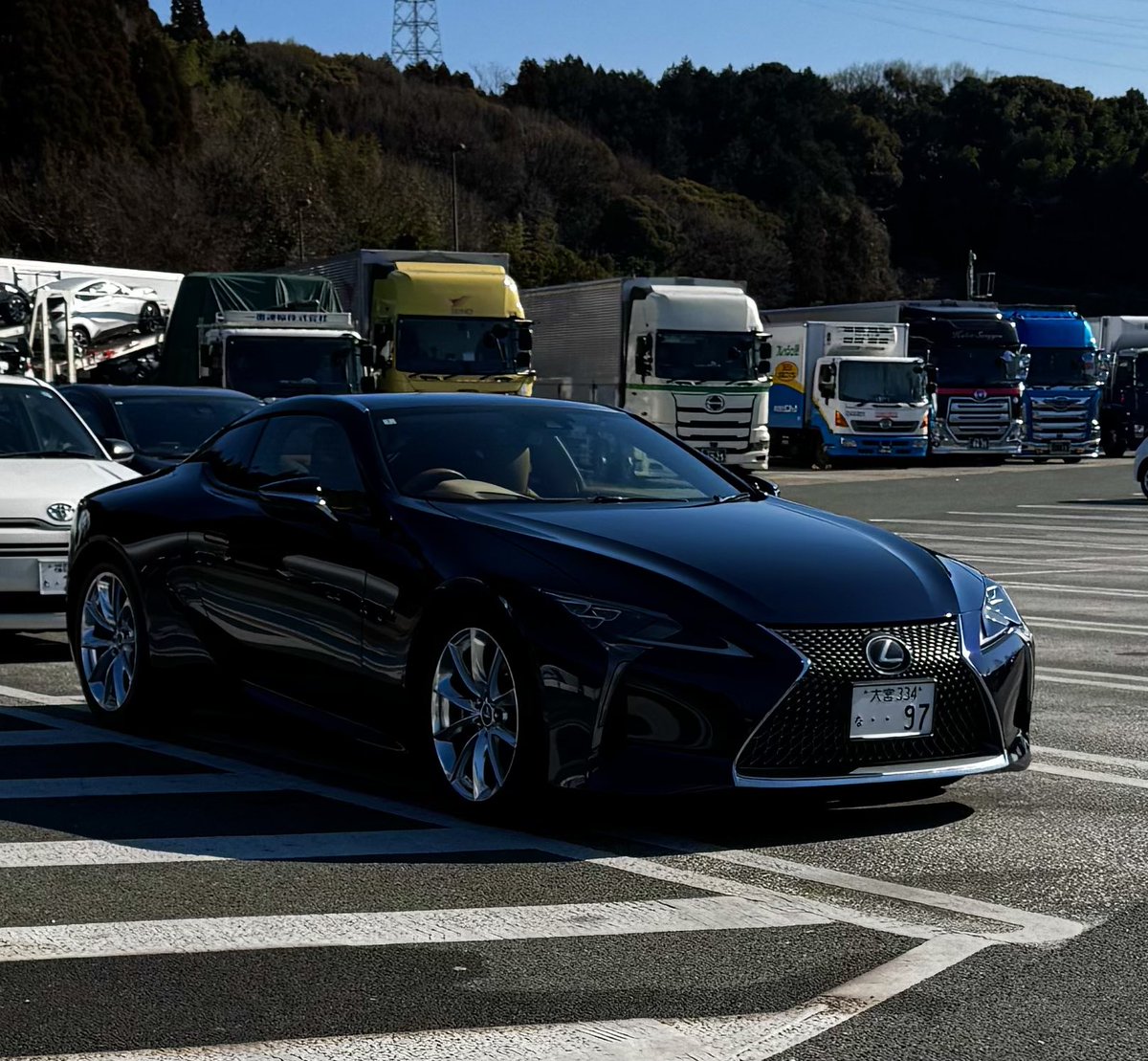 kossy_vette's tweet photo. LEXUS LC500買ってみた〜！
漢の現金一括🔥
光で変化する妖艶な塗装が非常にけしからん…！！ https://t.co/oyWdEmmn8G