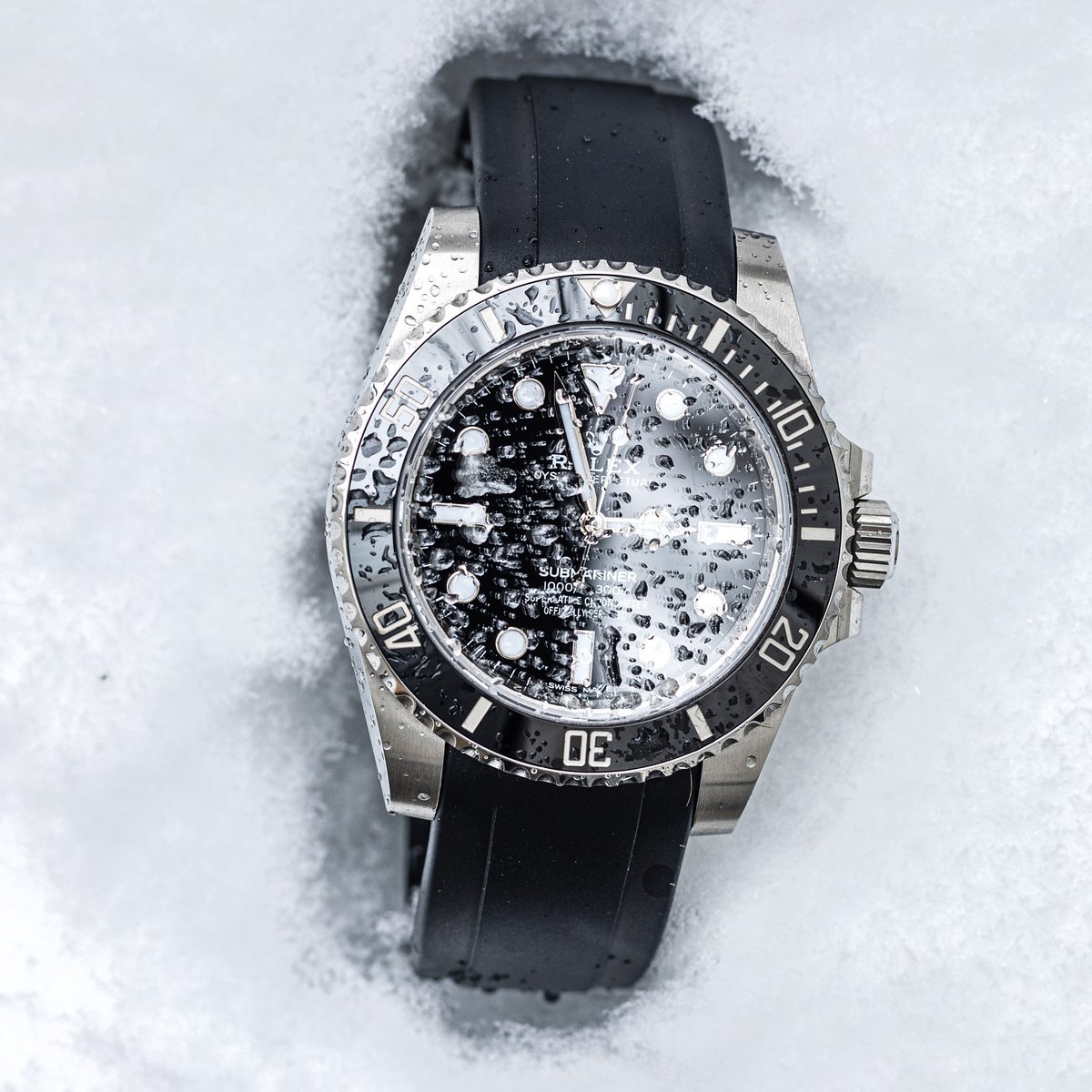 Amazing shot, Brother! The Everest Black Rubber Strap on your Sub looks incredible. 🖤 Sleek, durable, and the perfect fit for adventure.

Take your Rolex to the next level—shop Everest Bands today! 
📷 @thebezelbox 
.
.
.
#rolex #submariner #everestbands