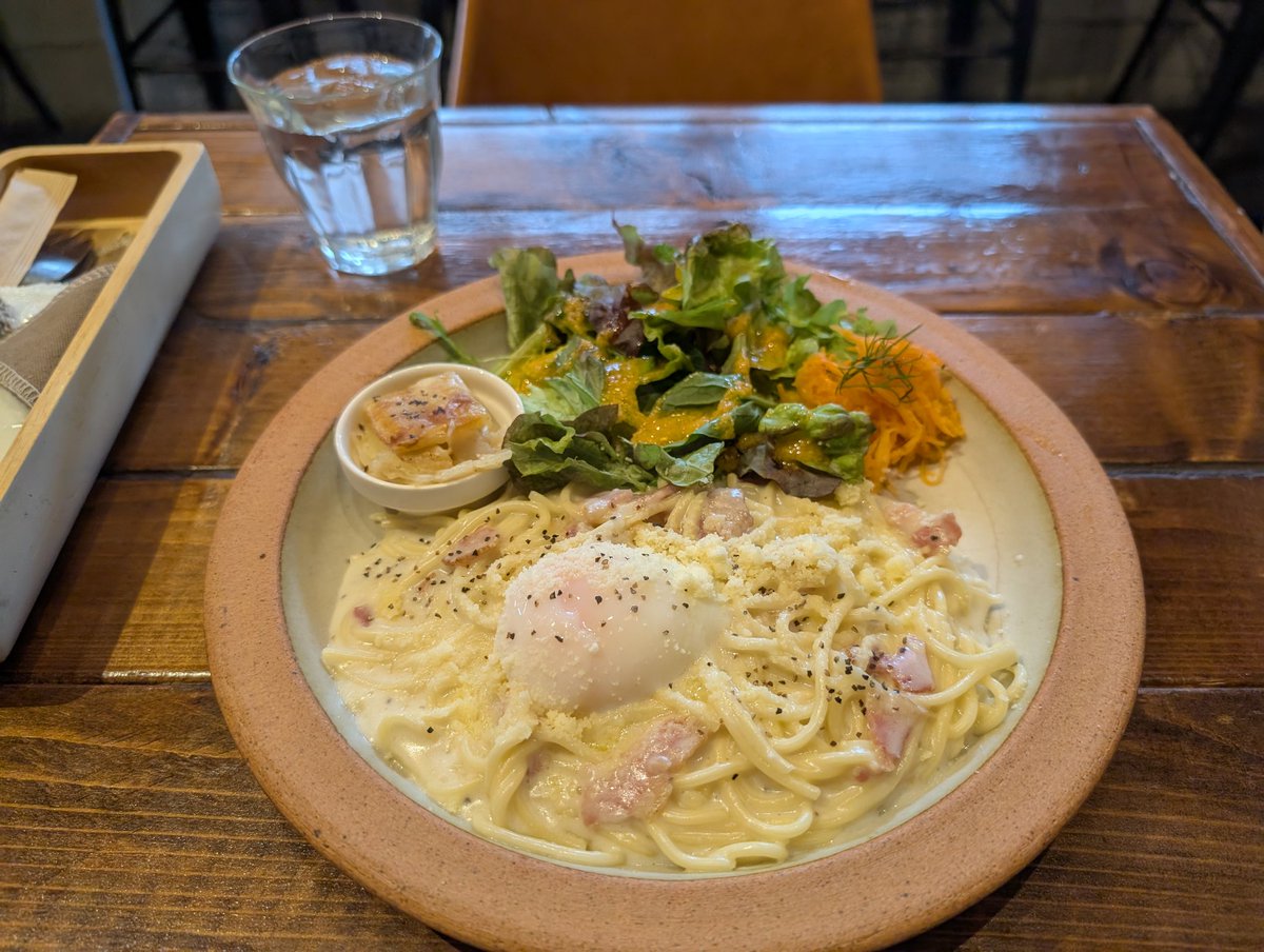 Gradi0695's tweet photo. 光の森のBAR BiTT
#BARBiTT https://t.co/XdvM0V7Ori