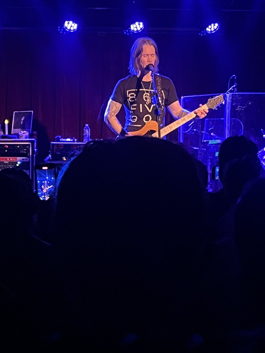 dannymas68's tweet photo. Stellar performance from Myles @MylesKennedy in Brighton tonight https://t.co/4ZNLhDQ6vE