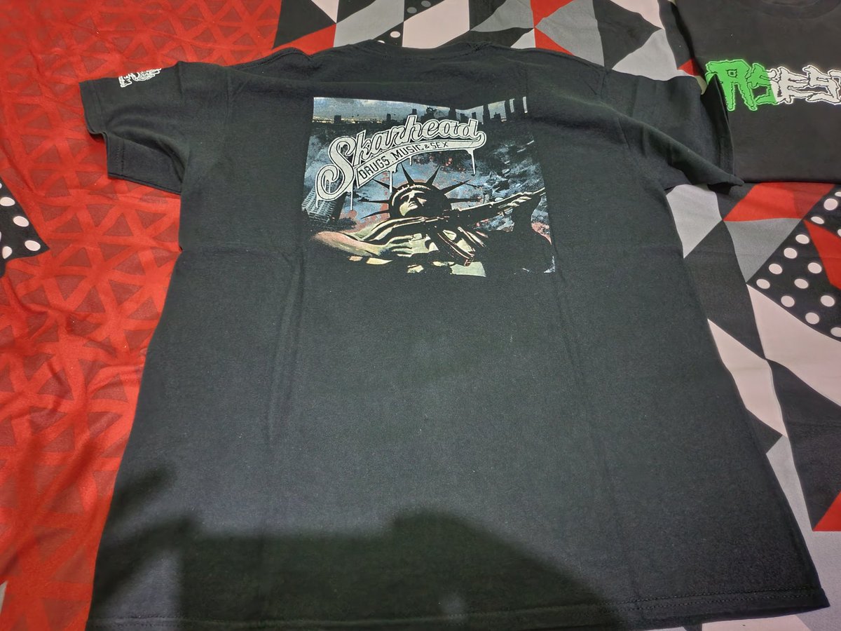 33obZen33's tweet photo. @meme_posser SKARHEAD 
Size L, lupa tag nya apa ya 
Kondisi 98% 
Harga 300k https://t.co/L56bwHr7P6