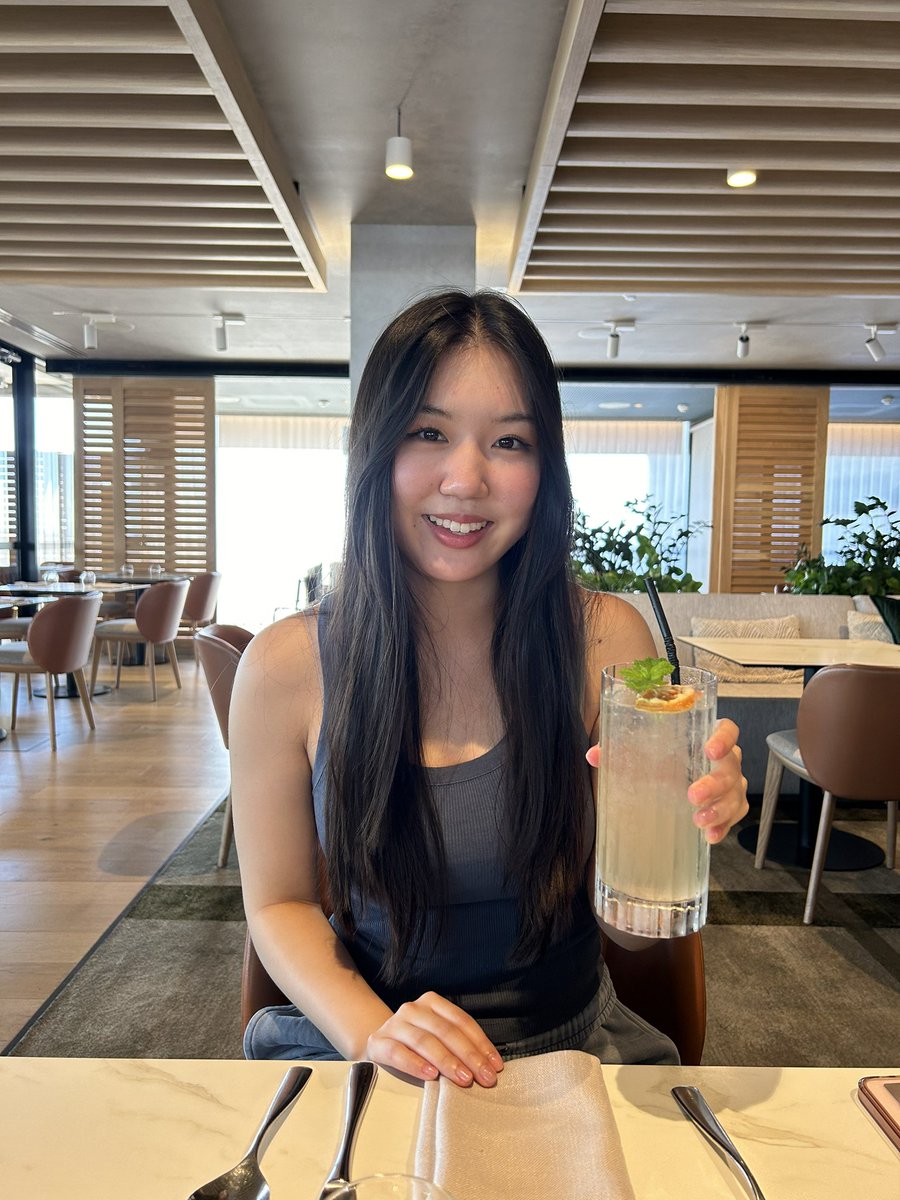 retinalresgroup's tweet image. Thrilled to have @meng.katrina as our newest lab member contributing to our AMD research projects 🥂 Welcome Katrina! 🥳