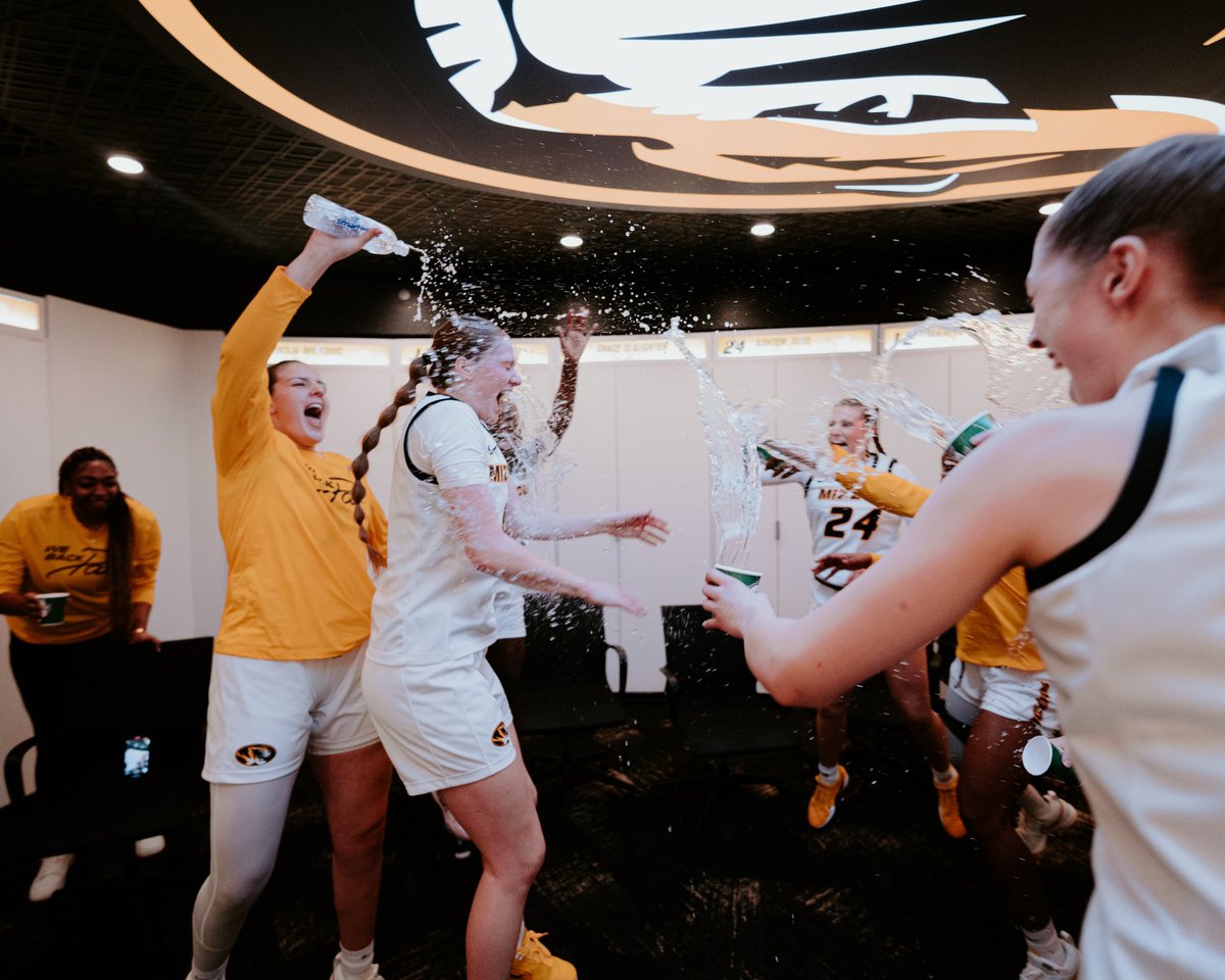 MizzouWBB's tweet photo. Club dub 📸 https://t.co/aNcpGC1gi6