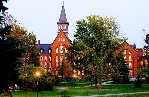 The University of Vermont (UVM), located in Burlington, offers students a vibrant campus experience surrounded by the natural beauty of the Green Mountains and Lake Champlain. Known for its iconic Old Mill and University Green, UVM blends historic charm with a forward-thinking