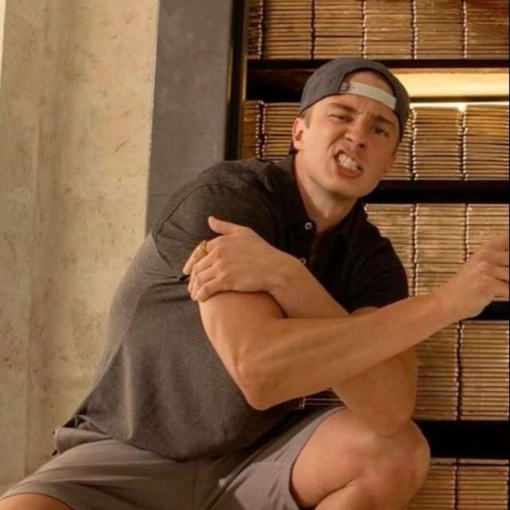 _starboys's tweet image. the backwards cap will always be iconic