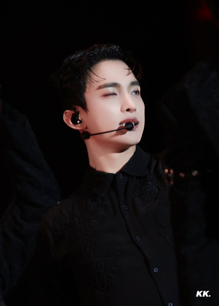 Lee… dokyeom….
THE MAN THAT YOU ARE🫠🫠🫠