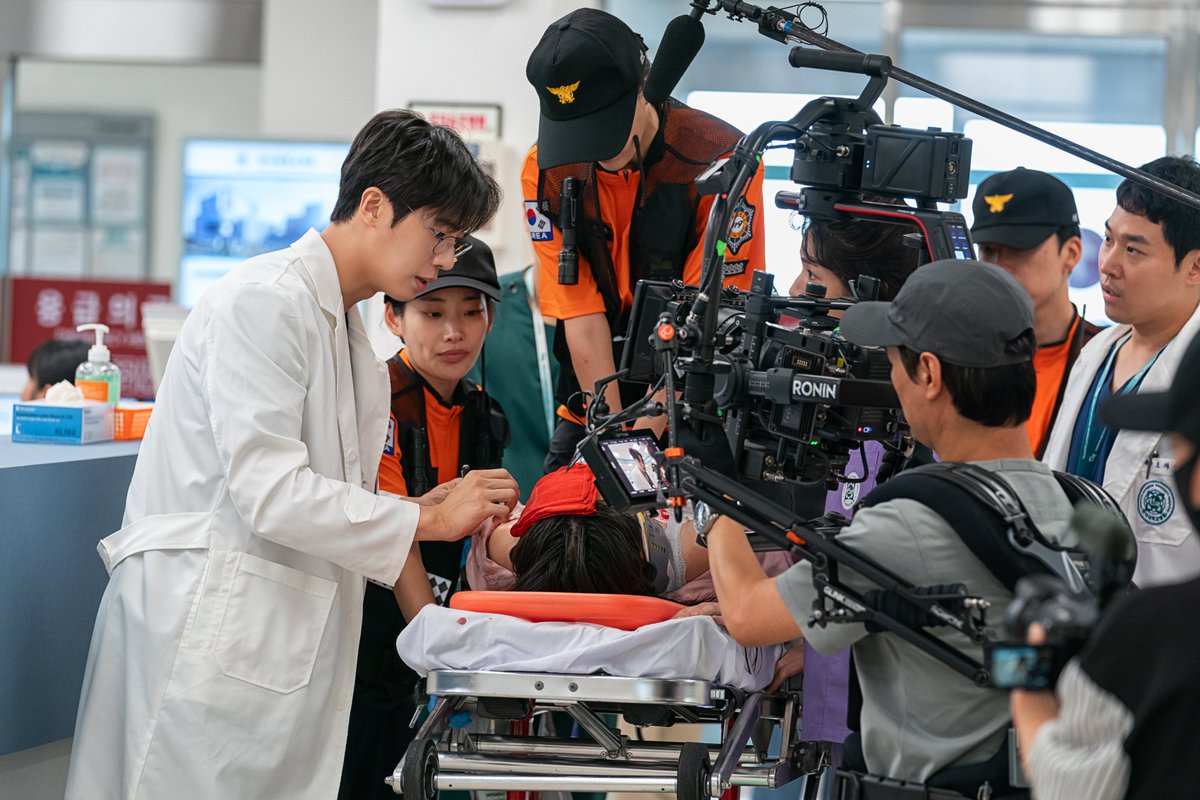 netflixkcontent's tweet image. our underdog team has come a long way

#TheTraumaCodeHeroesonCall #Netflix

#JuJihoon #ChooYoungwoo #HaYoung #YoonKyungho #JeongJaekwang