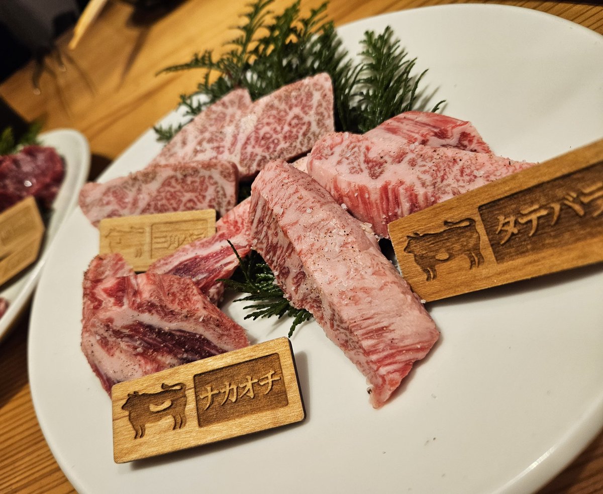 ikevo0601owner's tweet photo. 昨夜は思いもよらず銀座でショーパブ&amp;焼肉をゴチになる😍⤴⤴楽しかったし、美味しかったし、夢のようでした～✨️翌日も絶好調です💪

#池袋東口ボーカルスクール
#銀座笑座こんぱる 
#焼肉
#ゴチになりました 
#銀座
#新橋 
#ダンサー https://t.co/PtUNso1m37