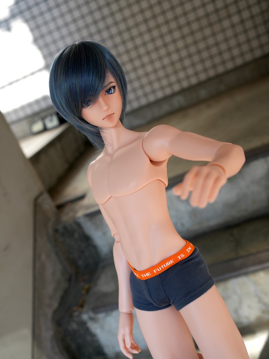 SmartdollLand's tweet photo. This is the final form of the Smart Doll guy revival.

He’s definitely not going to be everyone’s cup of tea—which is actually great, because we wouldn’t be able to keep up with demand if everyone wanted him.

There will be a number of caveats with his release, all of which I’ll be fully transparent about so that folks can make an informed purchase decision.

To start with, he features a full soft body, which is better suited to the Evolve frame enabling a wider range of articulation. This design also makes inserting the shoulders a bit easier, as you can grip the frame inside for better leverage.

We’re aiming for a Q2 release.

#smartdoll