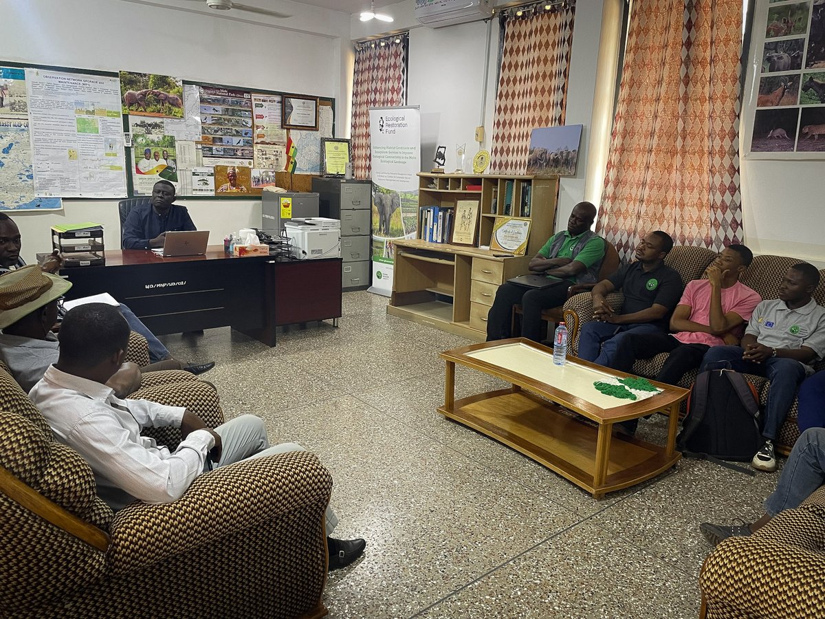ghwildlifesoc's tweet photo. #FieldUpdates:
Inception meeting to launch #AfricElle aimed at empowering women to engage in sustainable agriculture in communities fringing the @MolePark!
Supported by @BMZ_Bund & @NABU_de 🌱
#AfricElle #WomenInConservation https://t.co/TynssXXKXL