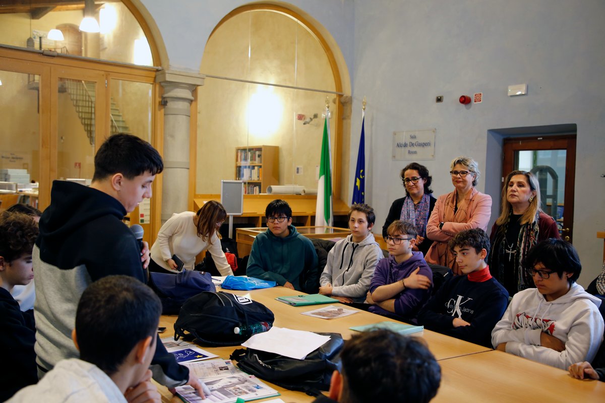 EUI_HistArchEU's tweet image. 🇪🇺 Growing into European citizenship!
We're pleased to again collaborate on the Young European Citizens Programme with the @unifi_firenze and Fondazione CR Firenze.
Read about the programme: ➡️loom.ly/VwDnhaY