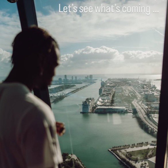 FCBCollins's tweet image. Paul Pogba back to Manchester United? 
Imagine a free-agent Pogba walking back into Old Trafford, older, wiser, and with something to prove, a whole lot of drama waiting to happen.
Will this be his Redemption arc or just nostalgia bait?

#POGBACK