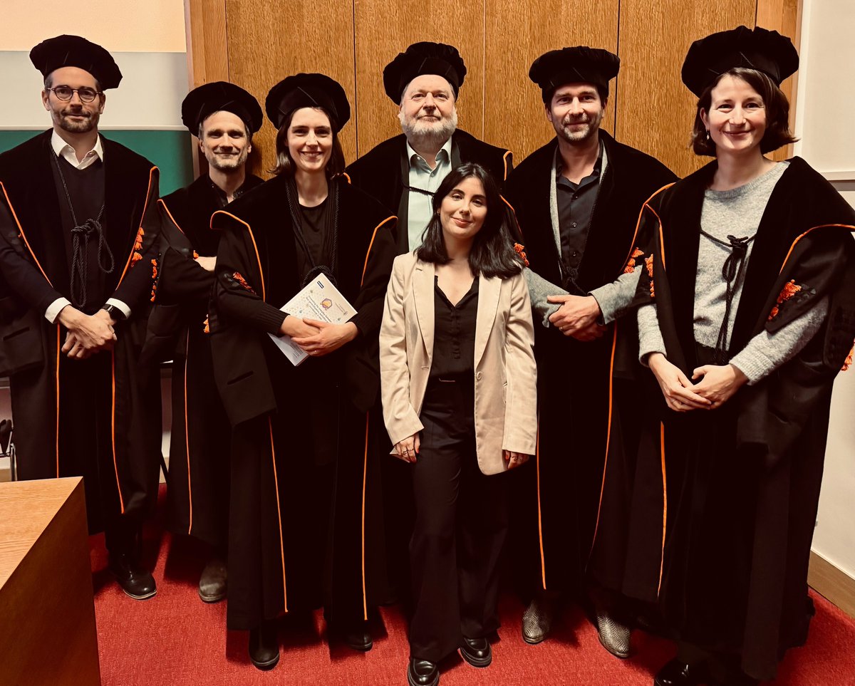 Happy to announce that last week I successfully defended my PhD thesis! I want to thank my supervisors <a href="/TomRBeckers/">Tom Beckers</a> and <a href="/luyten_laura/">Laura Luyten</a> for their support these five years and the jury 🥰