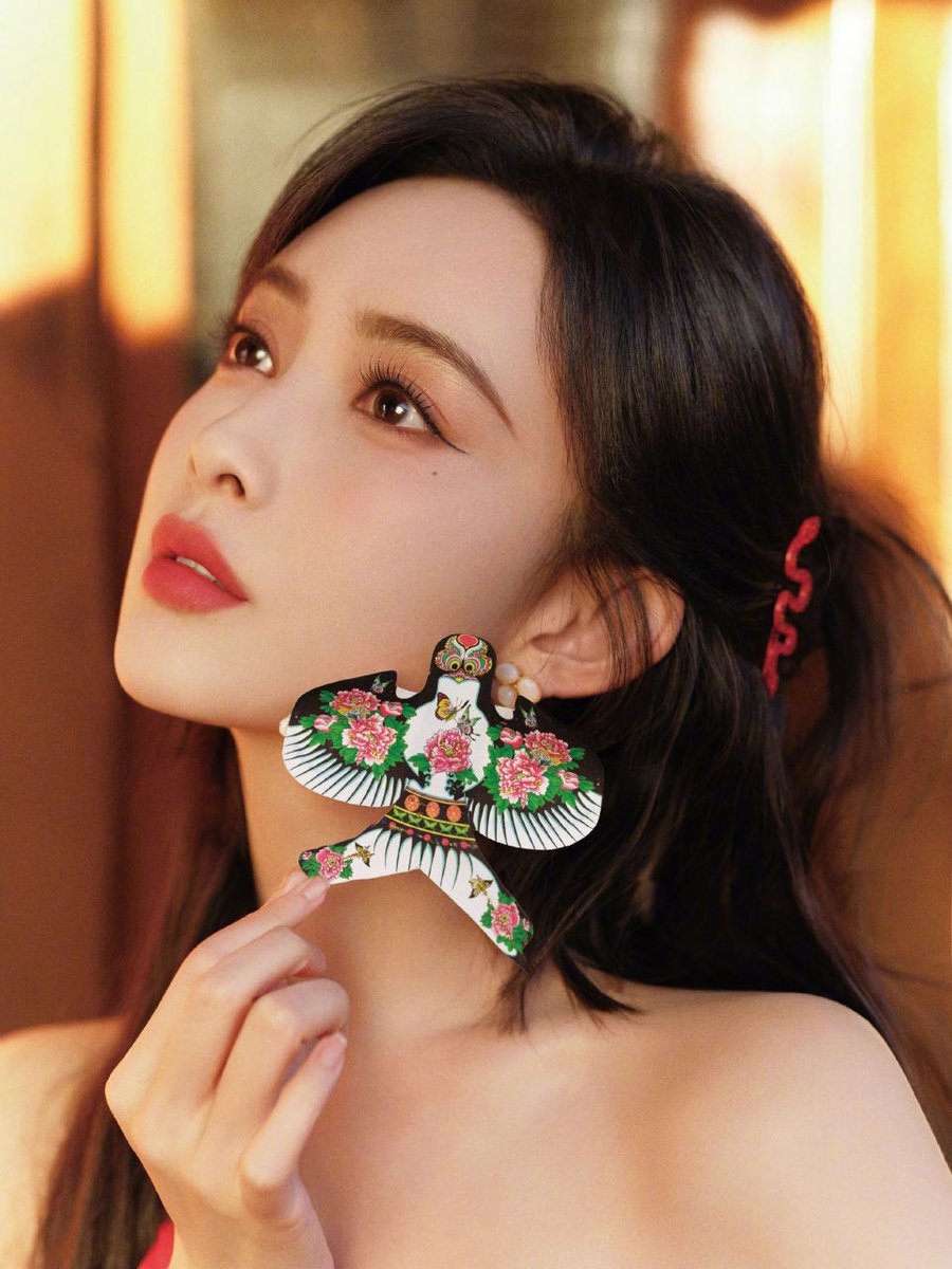 ZOEYMENG_TH's tweet photo. 20250128 | #เมิ่งจื่ออี้ Weibo update ✨️

สุขสันต์วันสุดท้ายปีเก่า~ คืนนี้ตั้งตารอที่จะได้กินเกี๊ยว #MLOG 

#MengZiyi #孟子义 https://t.co/5f9MPu2cSy