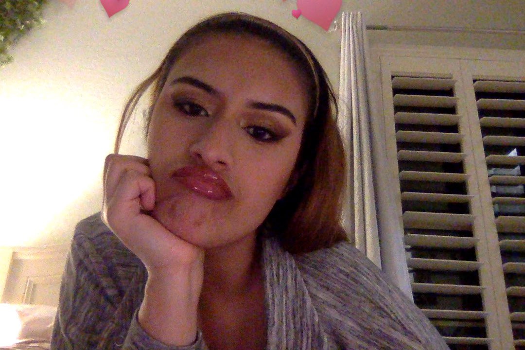carpetbath's tweet photo. bored as shii at 3 am https://t.co/BdujE7v2Tq